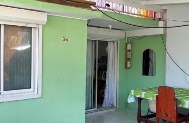BASSE-TERRE - Maison familiale T 5 avec studio indépendant