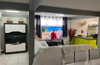 BASSE-TERRE - Maison familiale T 5 avec studio indépendant