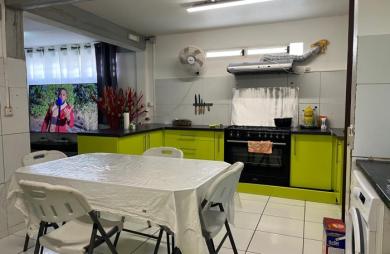 BASSE-TERRE - Maison familiale T 5 avec studio indépendant