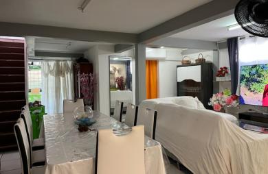 BASSE-TERRE - Maison familiale T 5 avec studio indépendant
