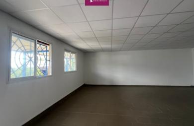 À louer - Local professionnel 75m2 - Etage - Grand-camp - Les Abymes