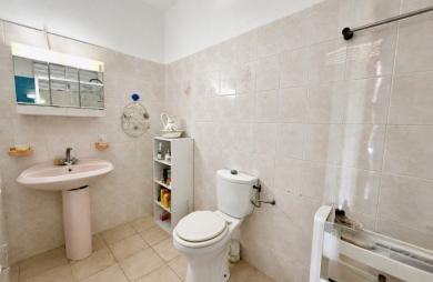 À VENDRE - Maison avec potentiel constructible sur un terrain de 1280 m2 à PETIT-BOURG