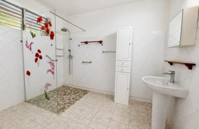 À VENDRE - Maison avec potentiel constructible sur un terrain de 1280 m2 à PETIT-BOURG