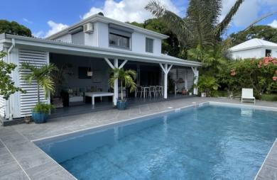 LOCATION VILLA F5 MEUBLEE avec Piscine, garage et bungalow F2 (entr jardin et piscine inclus)