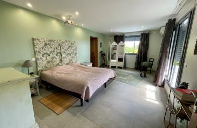 LOCATION VILLA F5 MEUBLEE avec Piscine, garage et bungalow F2 (entr jardin et piscine inclus)