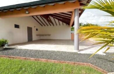 Magnifique villa 4 pièces située aux Abymes - LONGFORT IMMOBIIER