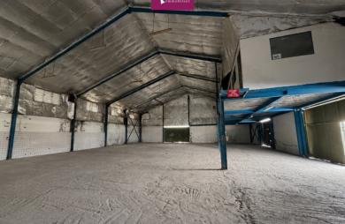 À louer - Dépôt de 700 m2 avec mezzanine   Petit-Pérou, Les Abymes