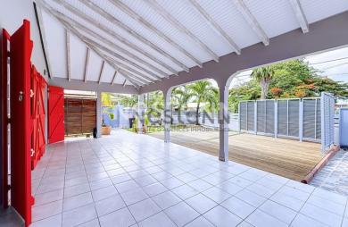 Location Maison 74m² 4 pièces Les Abymes