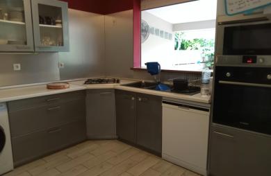 MAISON T3 (87m2) - JUMELLÉE et MEUBLÉE - Belcourt 97122 BAIE-MAHAULT