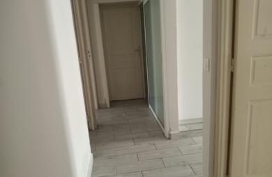MAISON T3 (87m2) - JUMELLÉE et MEUBLÉE - Belcourt 97122 BAIE-MAHAULT