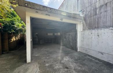 Maison familiale de 4 chambres avec T2 indépendant et garage sur un terrain clôturé