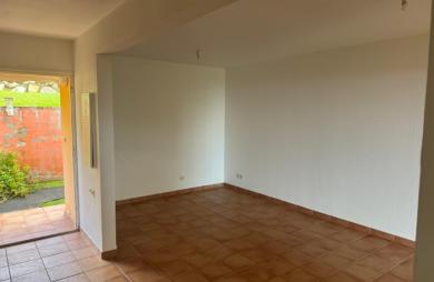 GOURBEYRE — Duplex T3, entièrement rénové avec vue sur les Saintes