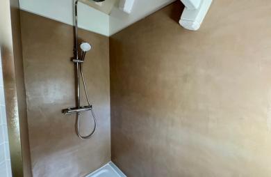 GOURBEYRE — Duplex T3, entièrement rénové avec vue sur les Saintes
