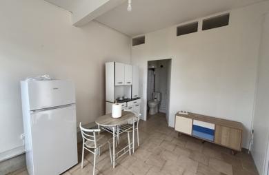 A LOUER -T2 MEUBLÉ   PETIT-BOURG   750 € CHARGES COMPRISES