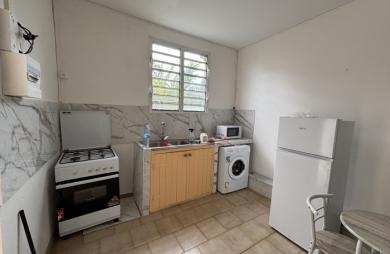 A LOUER -T2 MEUBLÉ   PETIT-BOURG   750 € CHARGES COMPRISES