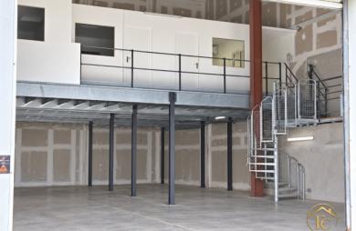 Location Divers 274m&sup2; 1 pièce Baie Mahault