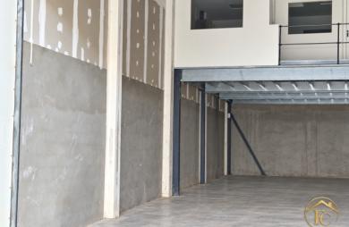 Location Divers 274m&sup2; 1 pièce Baie Mahault
