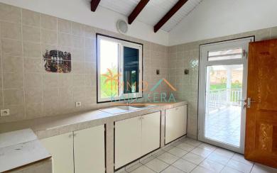 Haut de villa T4 à Saint-Claude (Belfond) – Vue mer