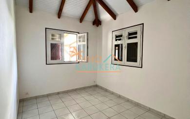 Haut de villa T4 à Saint-Claude (Belfond) – Vue mer