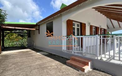 Haut de villa T4 à Saint-Claude (Belfond) – Vue mer