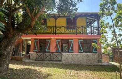 Vente Maison 200m&sup2; 5 pièces Basse-Terre