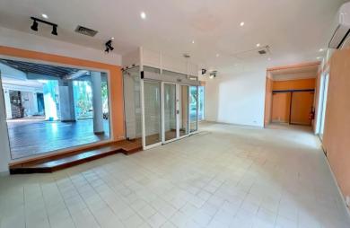 Location Local commercial 61m&sup2; Saint François
