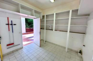 Location Local commercial 61m&sup2; Saint François
