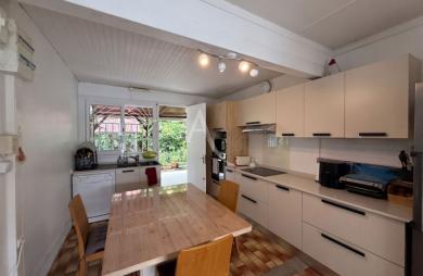 Vente Maison 98m² 5 pièces Les Abymes