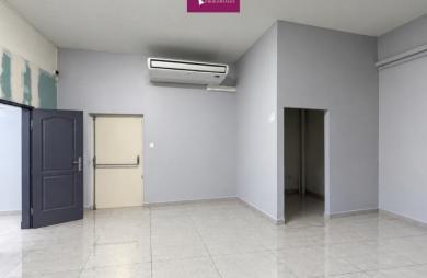À louer   Local commercial 132 m2 avec excellente visibilité à Baillif (97123)