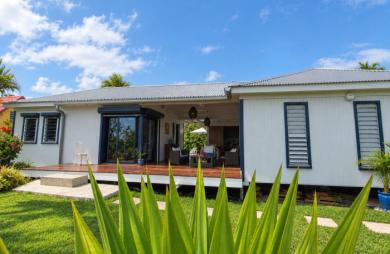TROIS-RIVIÈRES   Maison 2 chambres avec piscine, vue sur les Saintes et Marie Galante