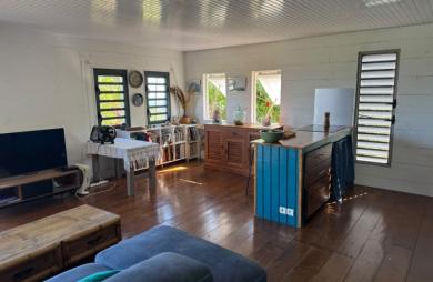 TROIS-RIVIÈRES   Maison 2 chambres avec piscine, vue sur les Saintes et Marie Galante