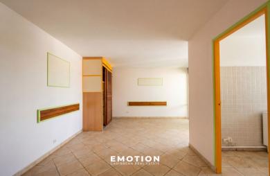Appartement T2   53,48 m2, vue marina et mer + grand box fermé de 15 m2 + une cave de 4,5 m2 - Marina du Gosie