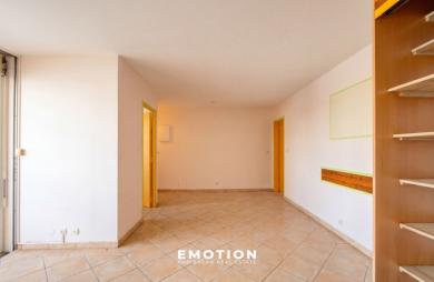 Appartement T2   53,48 m2, vue marina et mer + grand box fermé de 15 m2 + une cave de 4,5 m2 - Marina du Gosie