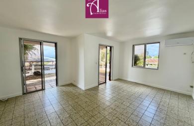 À LOUER GRANDE MAISON MITOYENNE F4 VUE MER À LA MARINA DU GOSIER