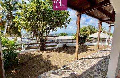 À LOUER GRANDE MAISON MITOYENNE F4 VUE MER À LA MARINA DU GOSIER