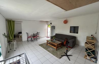 À LOUER   SPACIEUX T2 MEUBLÉ D’ENVIRON 50 M2   PROCHE DU BOURG DU GOSIER