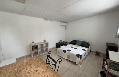 À LOUER   SPACIEUX T2 MEUBLÉ D’ENVIRON 50 M2   PROCHE DU BOURG DU GOSIER