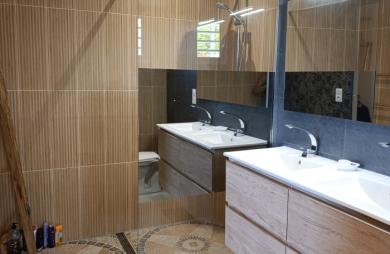 Villa contemporaine de plain-pied, vue imprenable sur les Îlets Pigeon