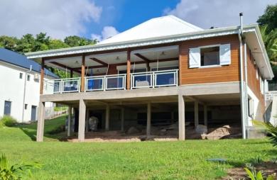 Villa contemporaine de plain-pied, vue imprenable sur les Îlets Pigeon