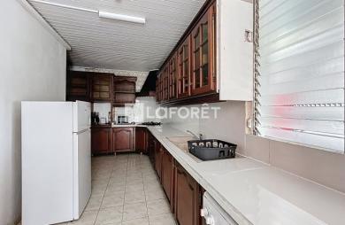 Location Local commercial 120m² 6 pièces Gosier