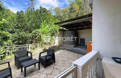 Location Local commercial 120m² 6 pièces Gosier