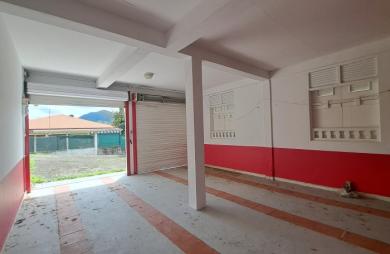 SAINT-CLAUDE-Villa T4 avec jardin, terrasse vue mer et studio indépendant + double garage