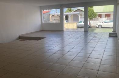 Location Local commercial 120m&sup2; Gosier