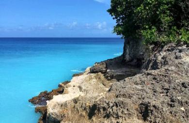 MARIE-GALANTE   Ensemble immobilier vue mer 180o : villa + 3 bungalows + terrain constructible