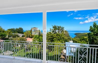 Vente Maison 180m² 8 pièces Bouillante