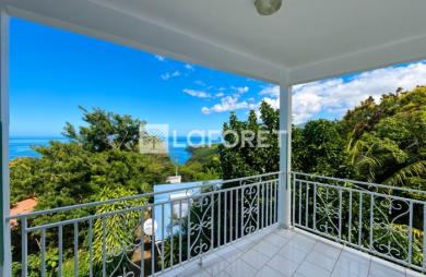 Vente Maison 180m² 8 pièces Bouillante