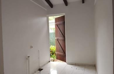 Location Maison 92.00m&sup2; 3 pièces Les Abymes