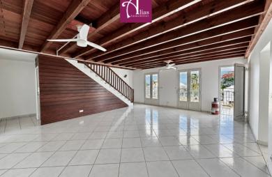 Villa F5 meublée avec piscine à Convenance