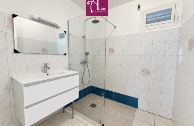 Villa F5 meublée avec piscine à Convenance