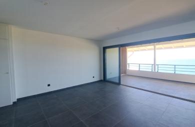 À LOUER à Vieux-Fort   Superbe duplex lumineux avec terrasse et vue mer